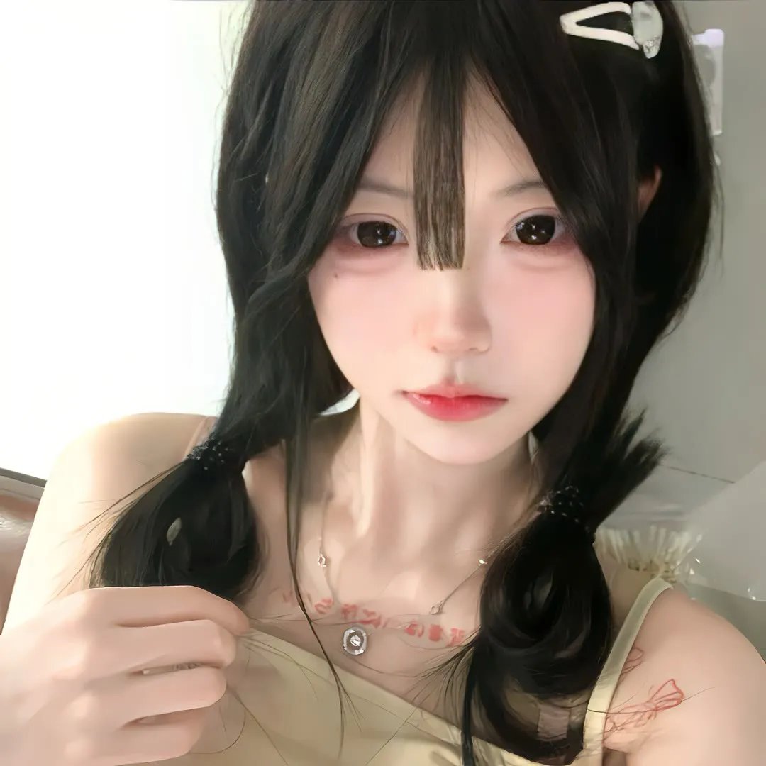 潇洒佳人淡淡妆